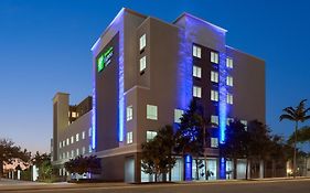 Holiday Inn Express Fort Lauderdale Airport South By Ihg
